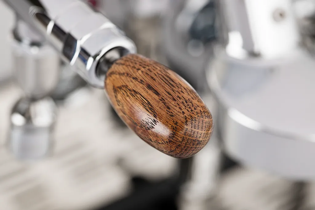 wood_handle_zoom.webp